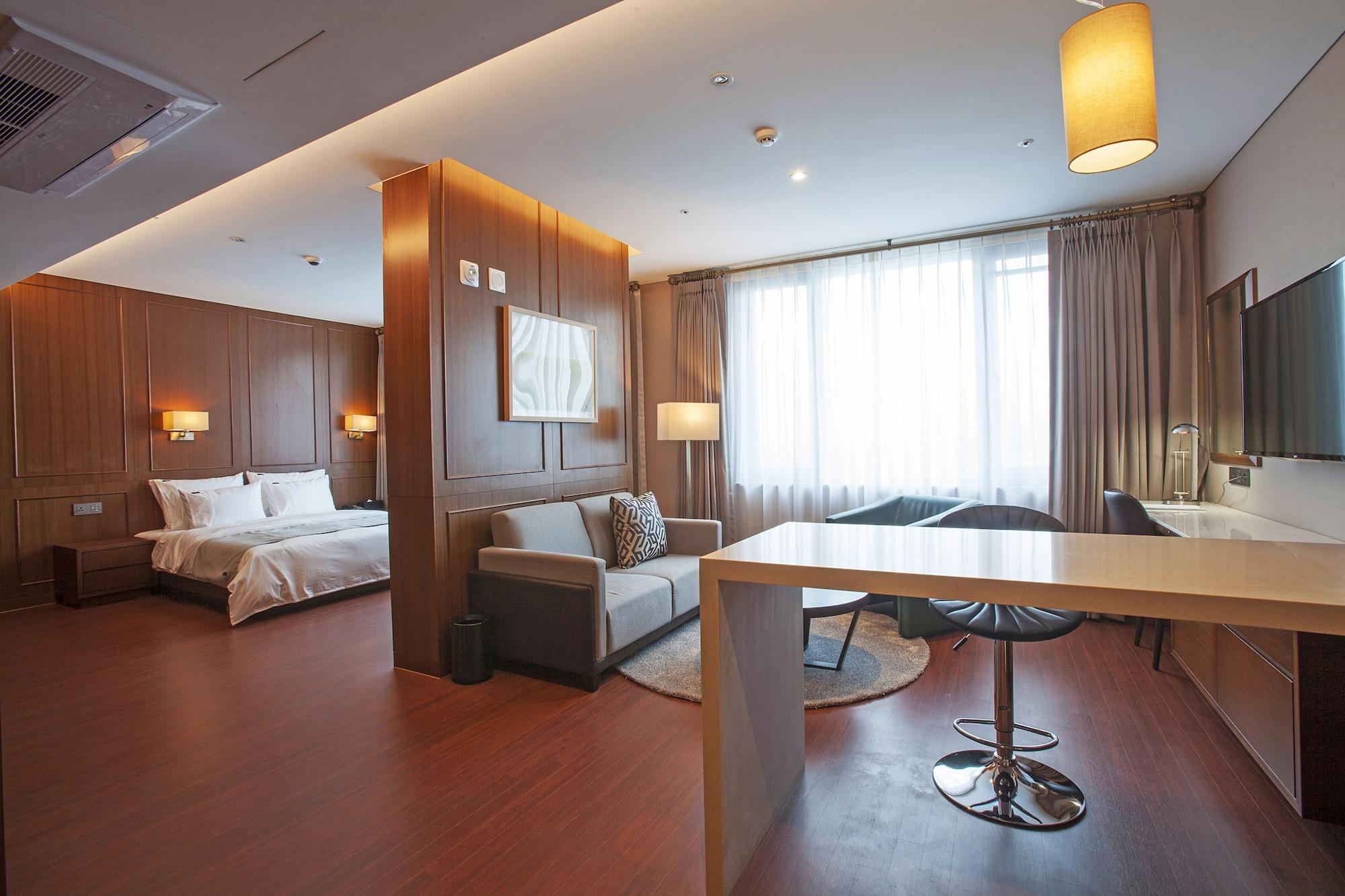 Gwangyang Lacky Hotel Extérieur photo