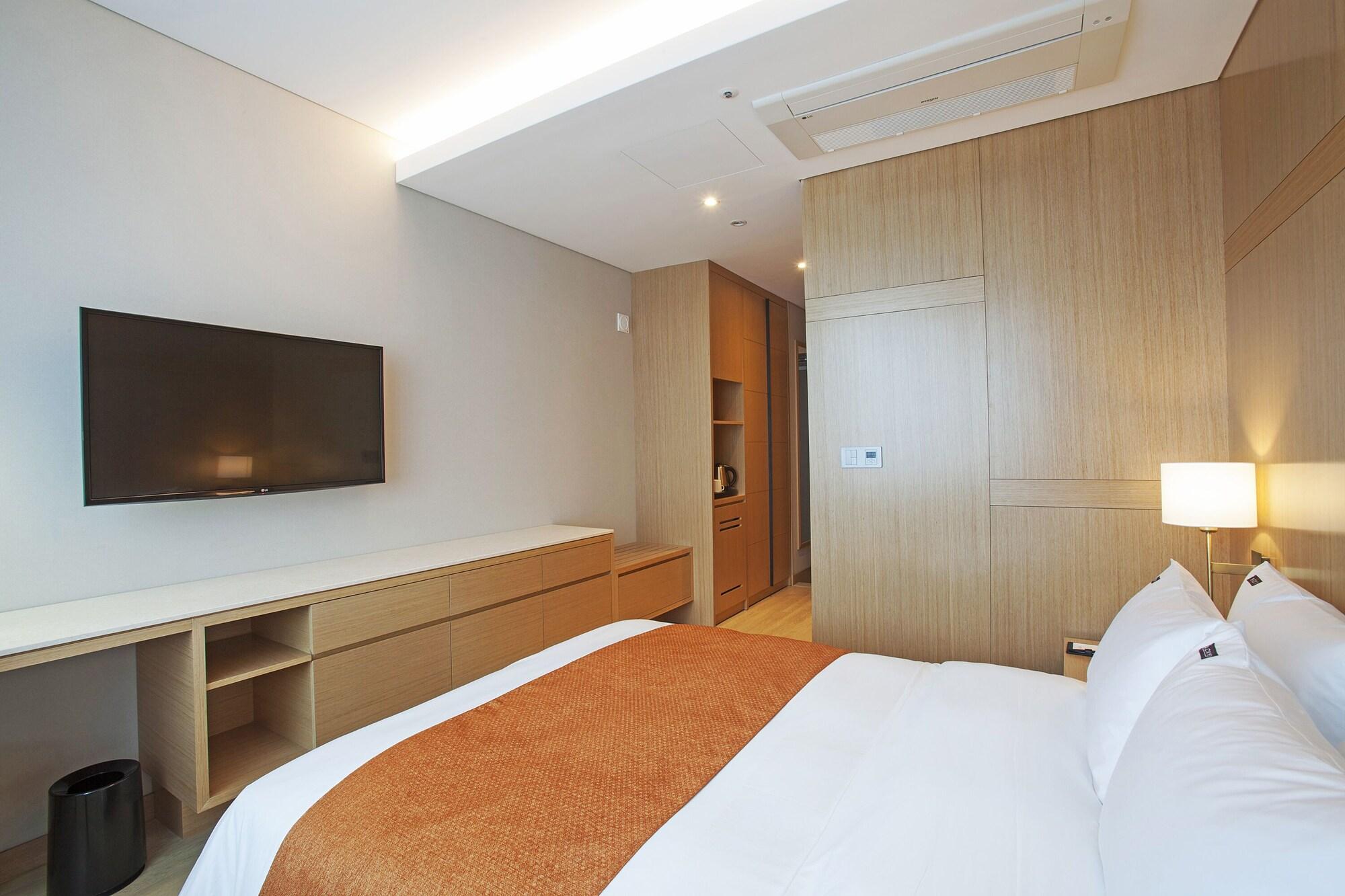 Gwangyang Lacky Hotel Extérieur photo