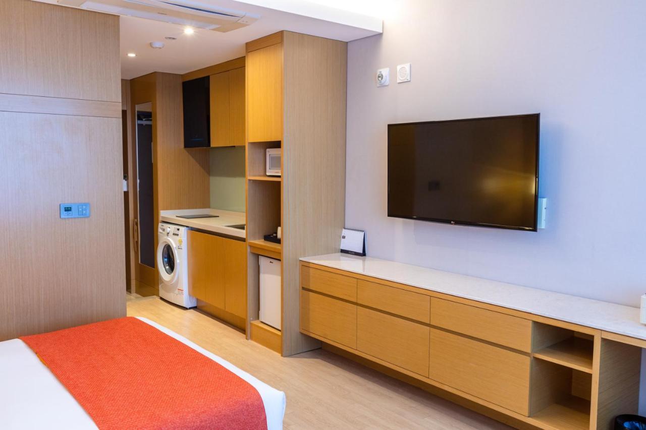 Gwangyang Lacky Hotel Extérieur photo