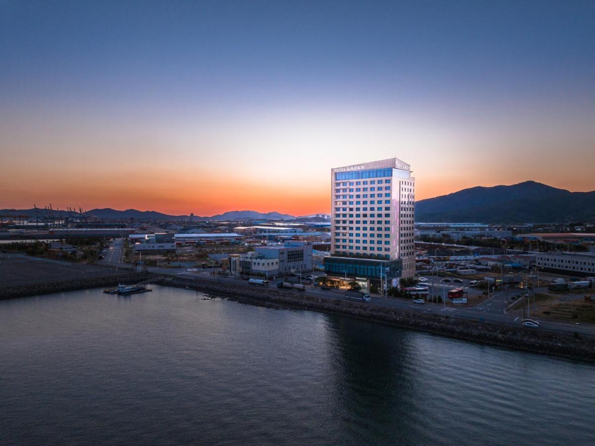Gwangyang Lacky Hotel Extérieur photo