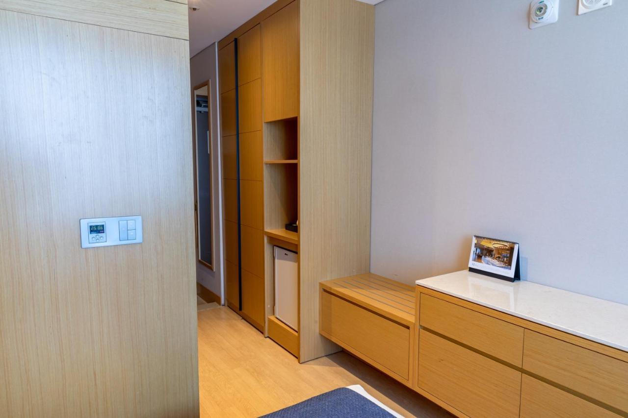 Gwangyang Lacky Hotel Extérieur photo