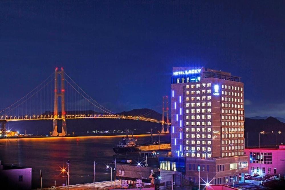 Gwangyang Lacky Hotel Extérieur photo