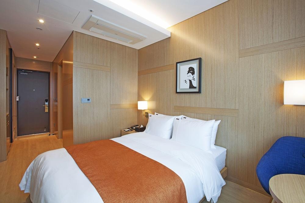 Gwangyang Lacky Hotel Extérieur photo