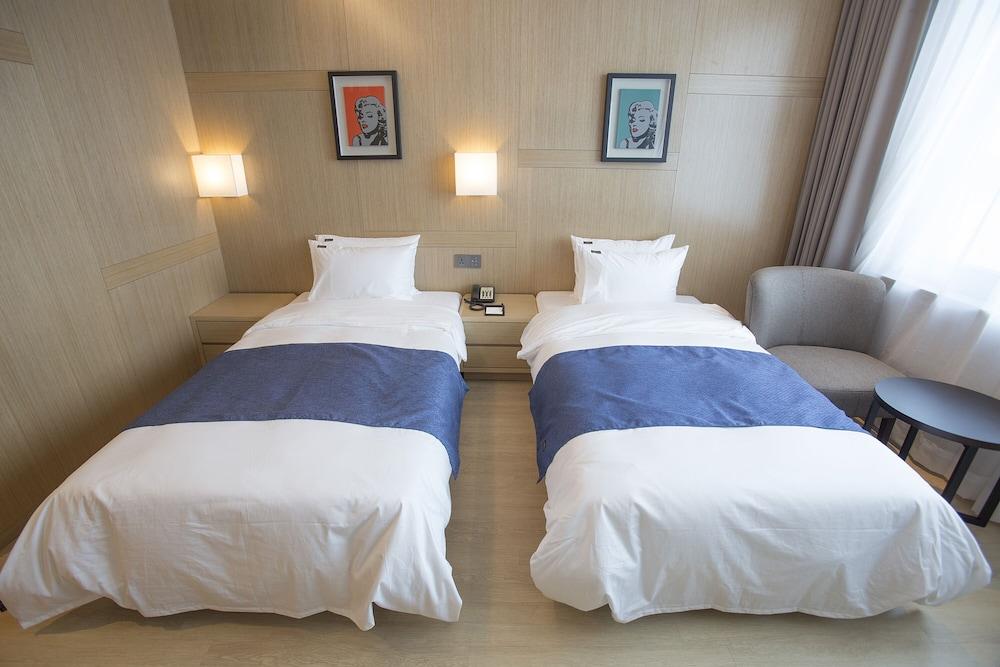 Gwangyang Lacky Hotel Extérieur photo