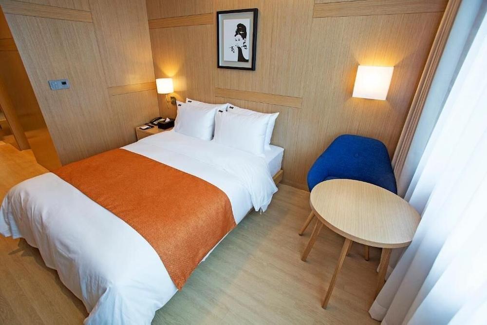 Gwangyang Lacky Hotel Extérieur photo