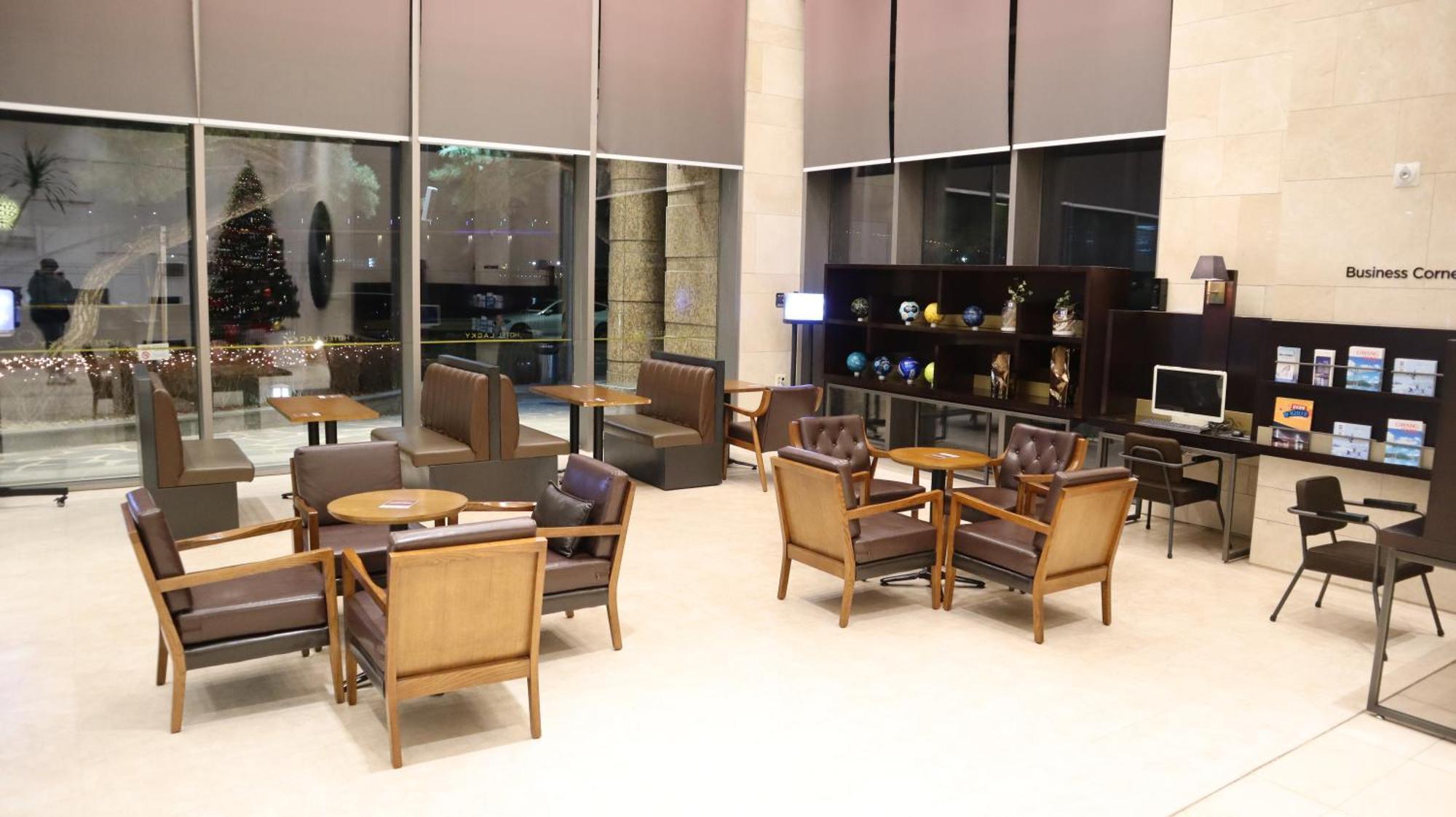 Gwangyang Lacky Hotel Extérieur photo